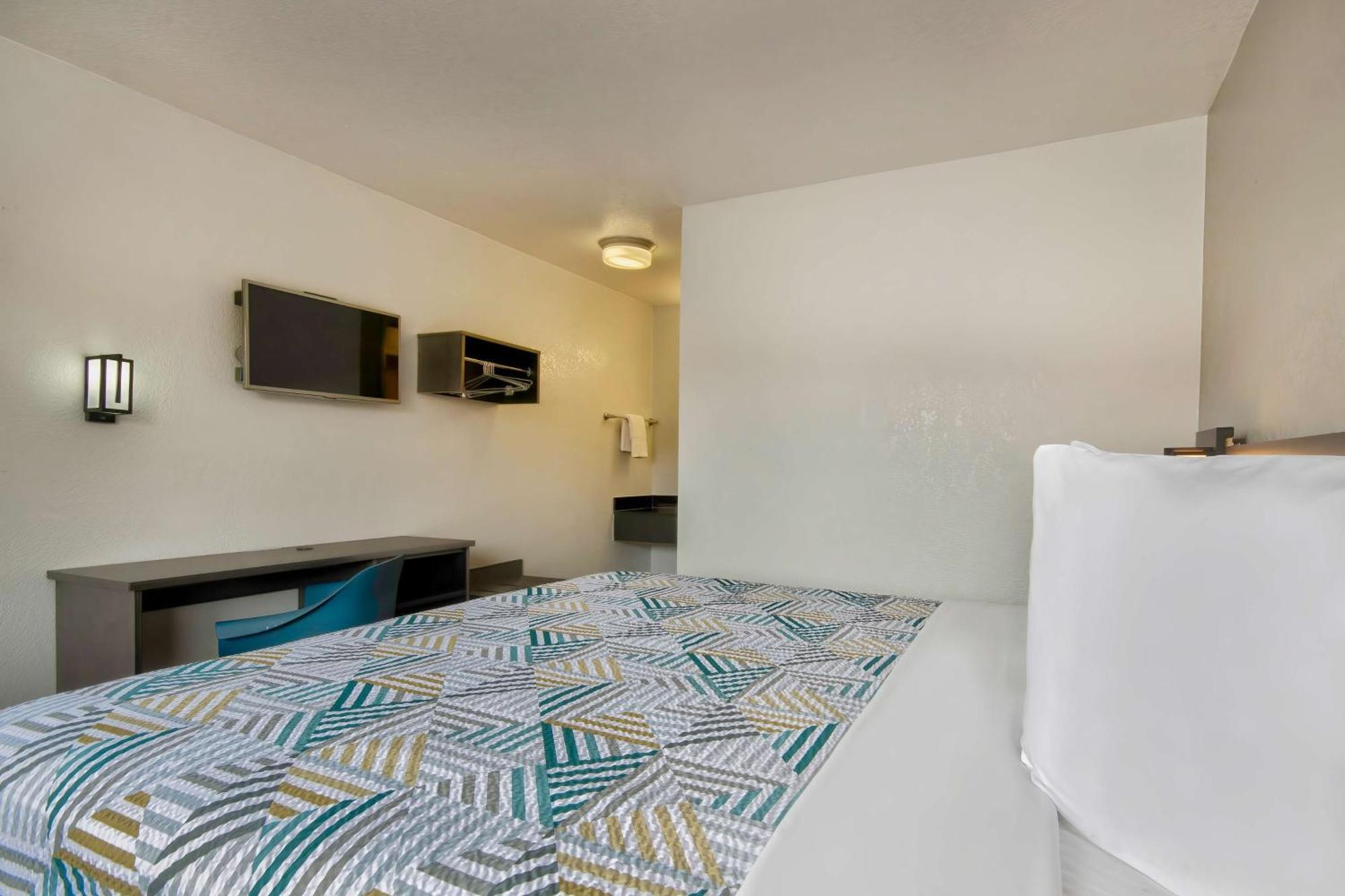 6 Nm Midtown Hotel Albuquerque