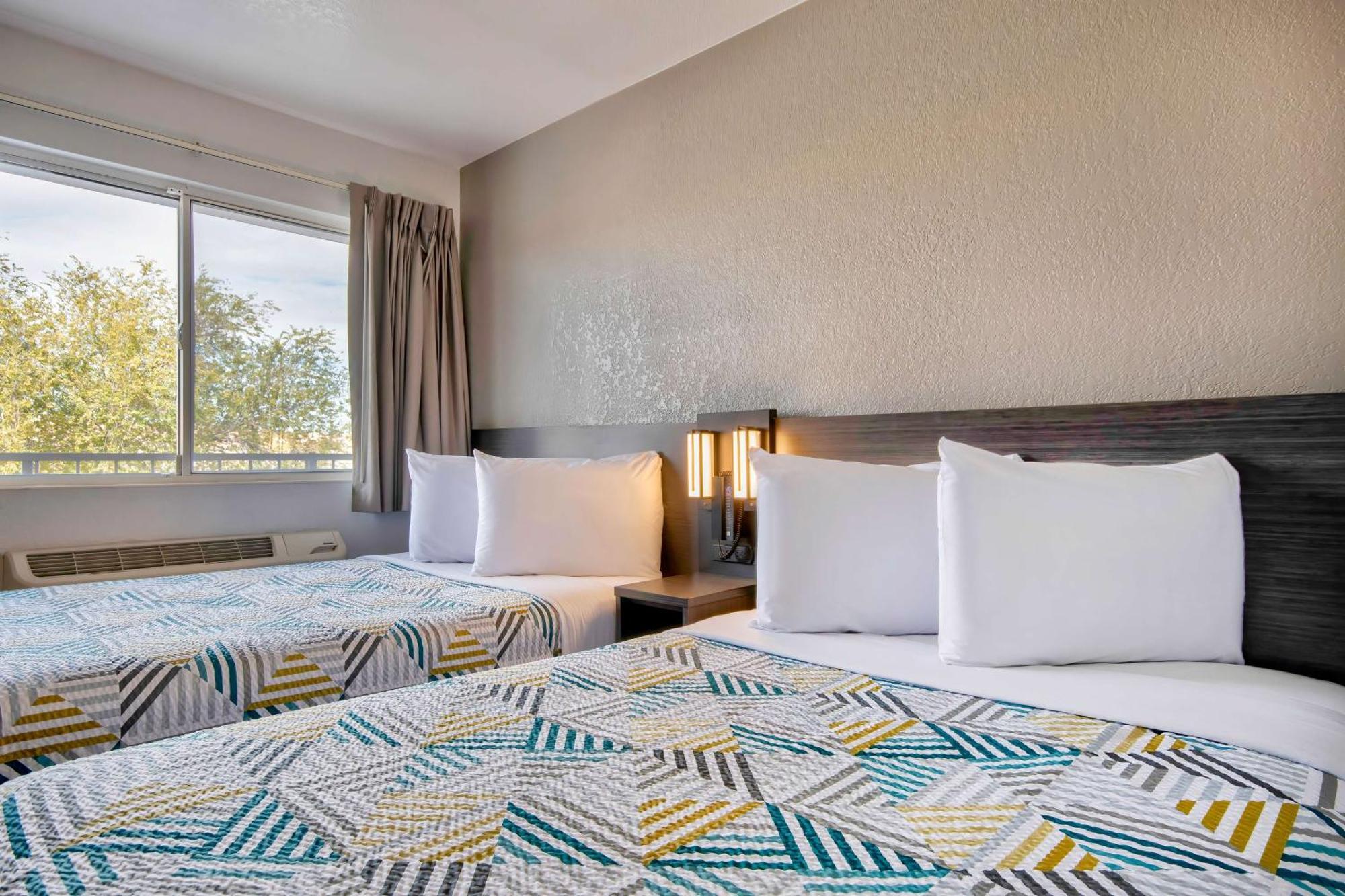 Hotel 6 Nm Midtown